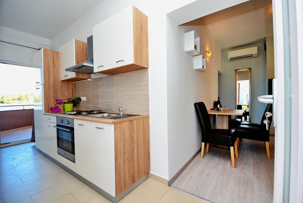Apartments Clara Nin Extérieur photo