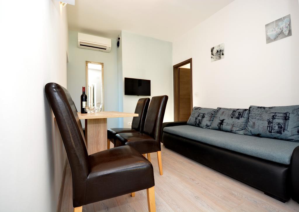 Apartments Clara Nin Extérieur photo