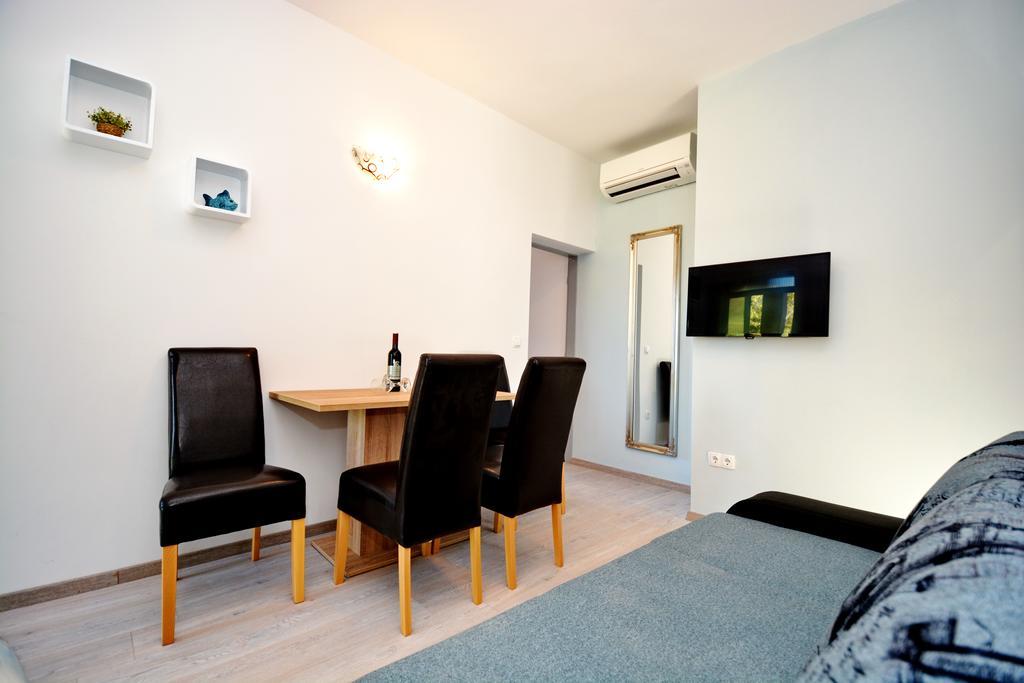 Apartments Clara Nin Extérieur photo
