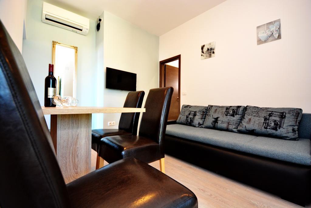 Apartments Clara Nin Extérieur photo