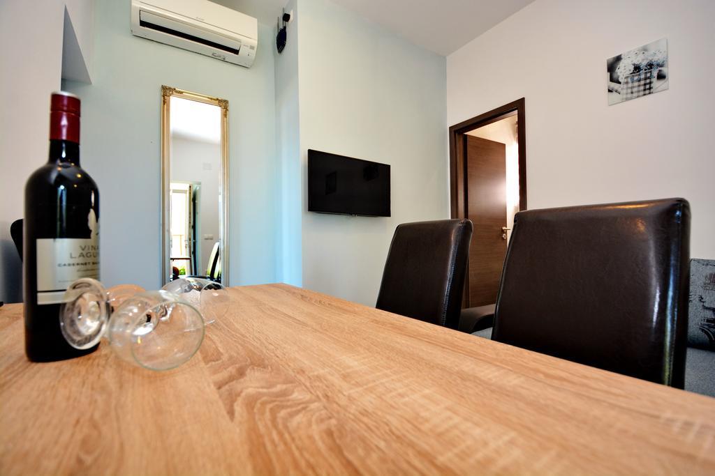 Apartments Clara Nin Extérieur photo